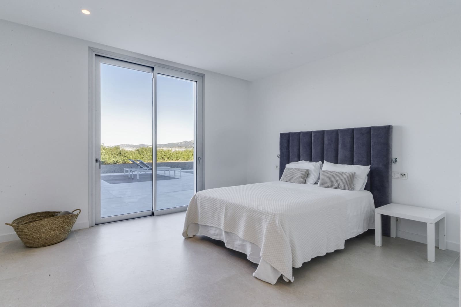 4 bedroom Villa for sale in Coin with pool garage - € 1,950,000 (Ref: 9848876)