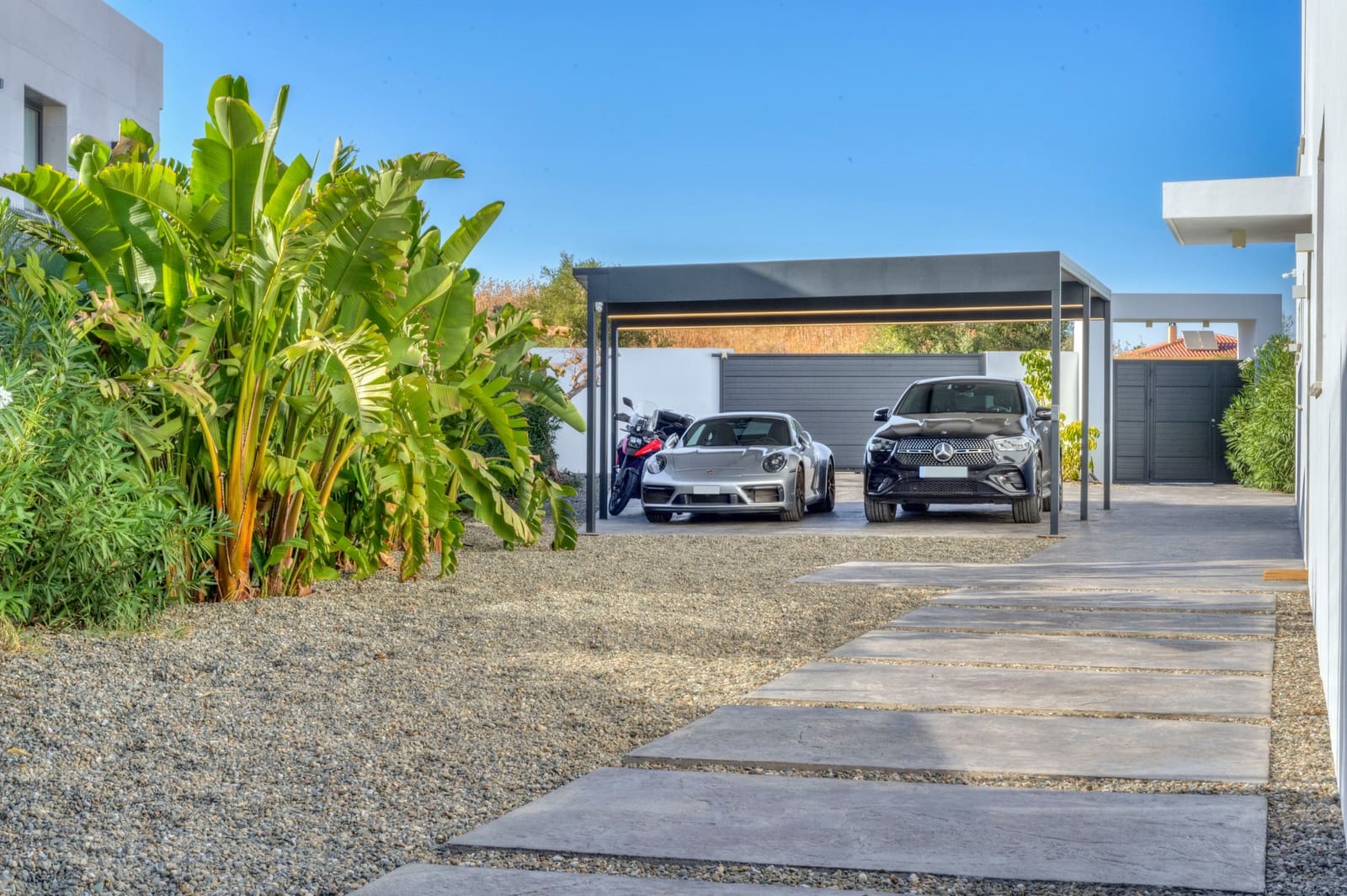 4 bedroom Villa for sale in Coin with pool garage - € 1,950,000 (Ref: 9848876)