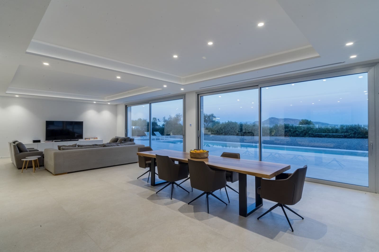 4 bedroom Villa for sale in Coin with pool garage - € 1,950,000 (Ref: 9848876)