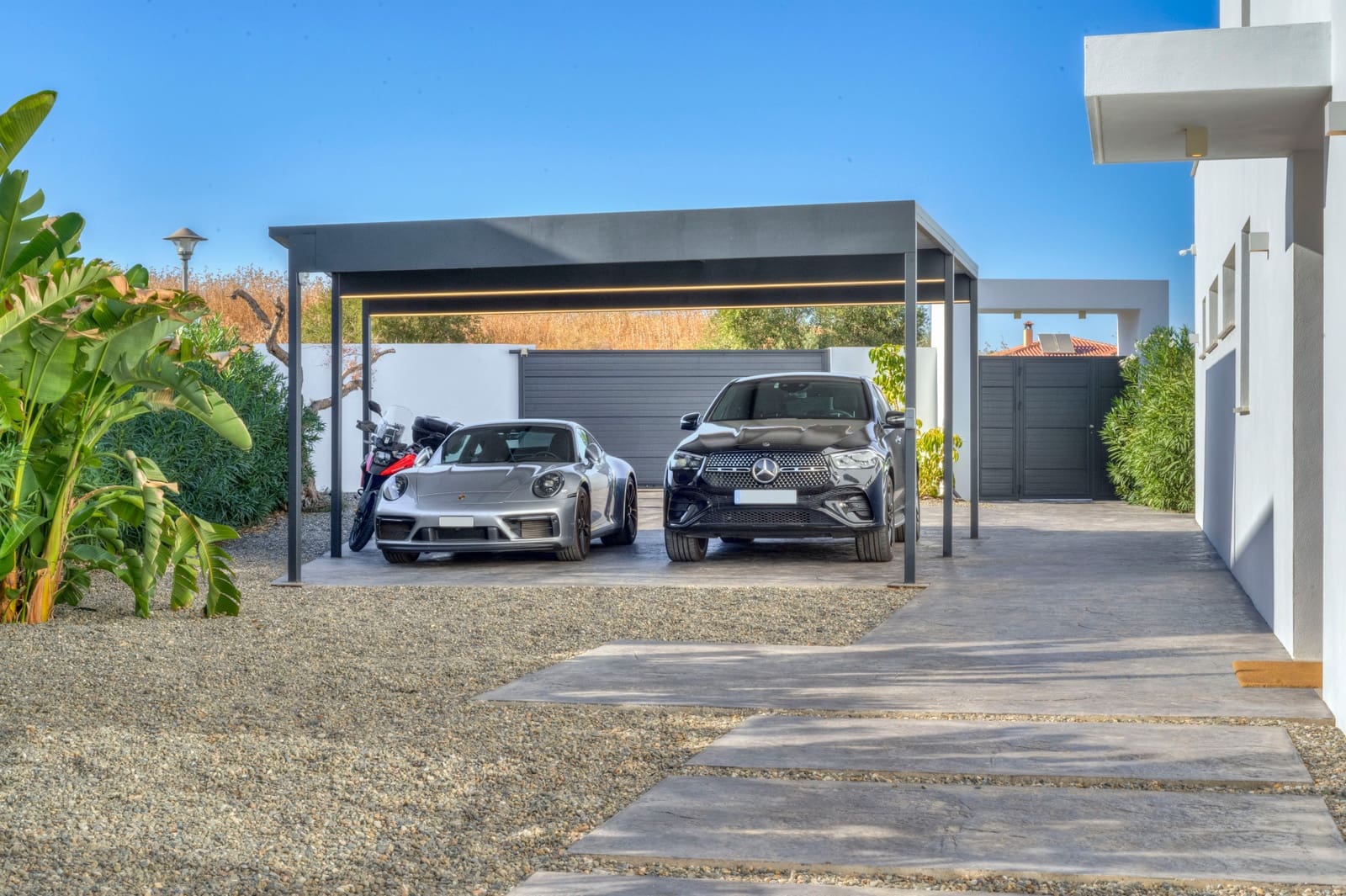 4 bedroom Villa for sale in Coin with pool garage - € 1,950,000 (Ref: 9848876)