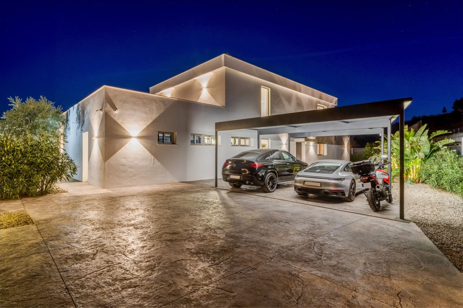 4 bedroom Villa for sale in Coin with pool garage - € 1,950,000 (Ref: 9848876)