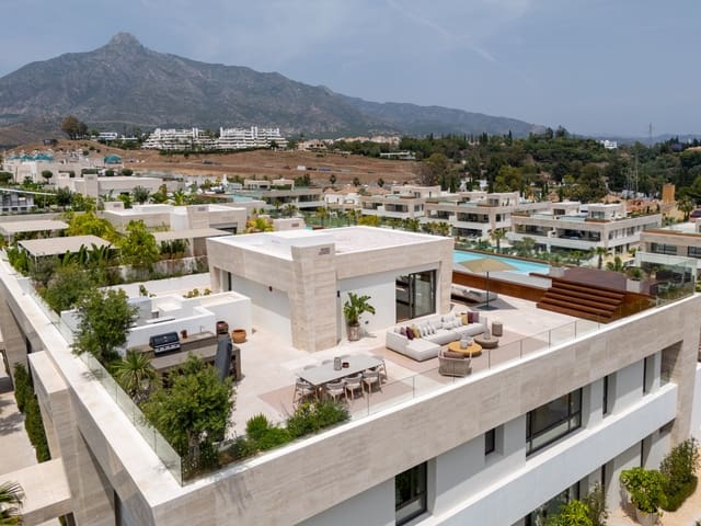4 bedroom Penthouse for sale in Lomas De Marbella, Marbella with pool garage - € 11,400,000 (Ref: 9848877)