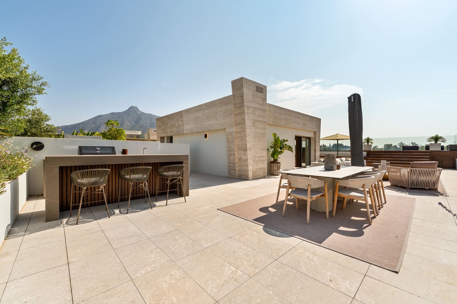 Ático de 4 habitaciones en Marbella en venta con piscina garaje - 11.400.000 € (Ref: 9848877)