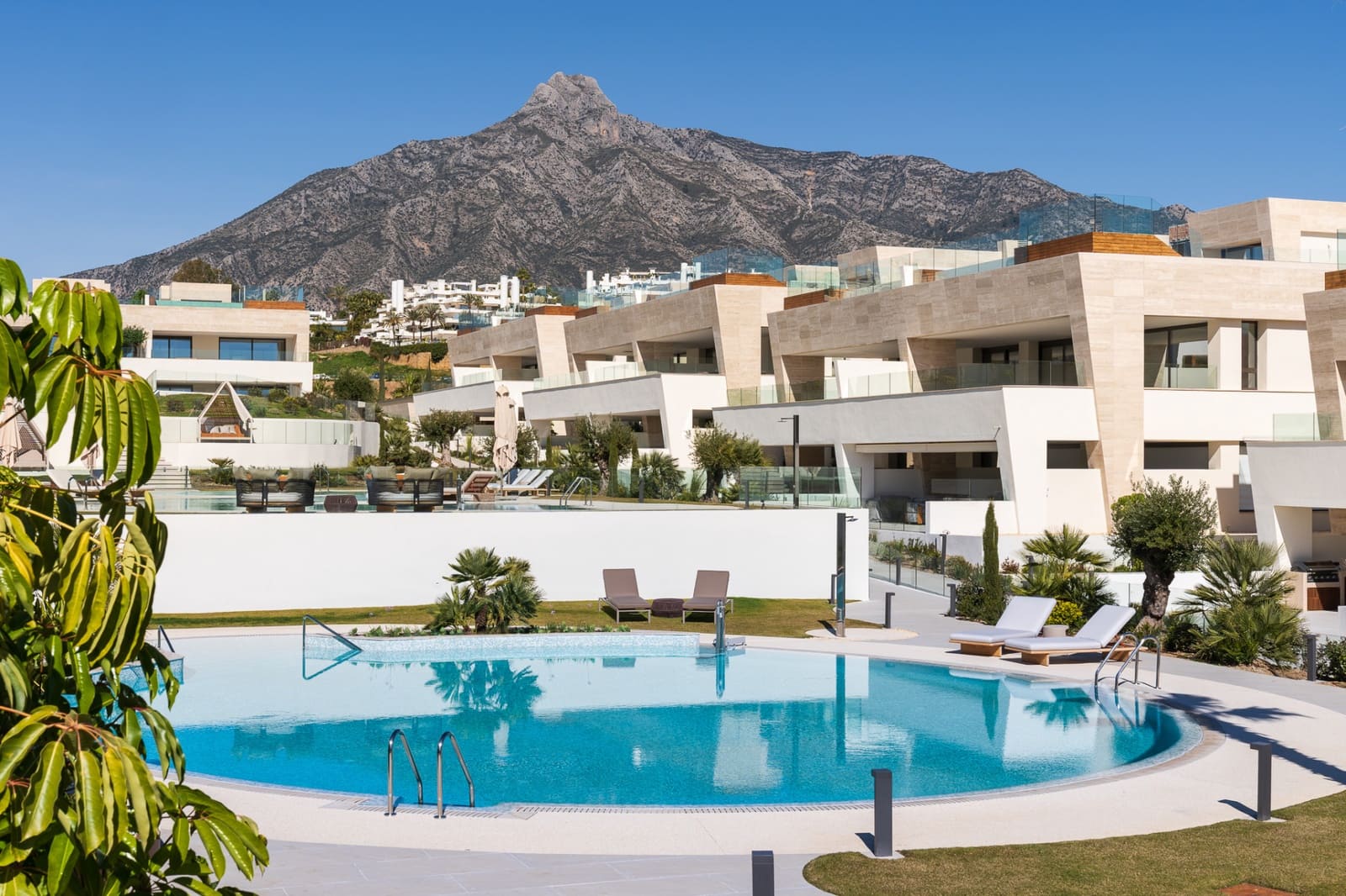 4 soverom Leilighet til salgs i Marbella med svømmebasseng garasje - € 4 300 000 (Ref: 9848883)