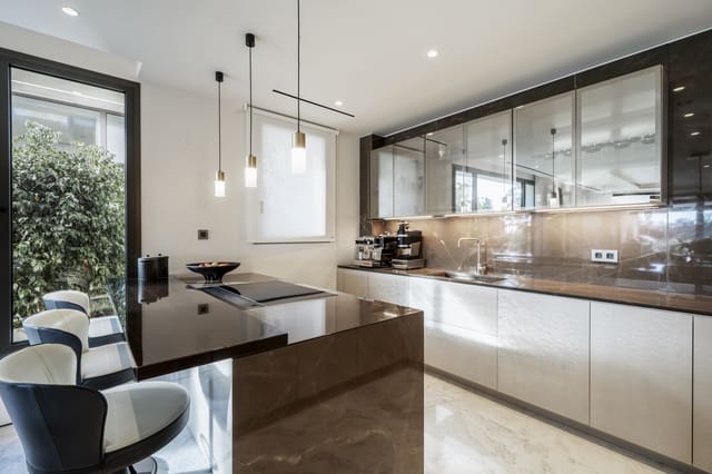 5 soveværelse Lejlighed til salg i Lomas De Marbella, Marbella med swimmingpool garage - € 6.195.000 (Ref: 9848885)