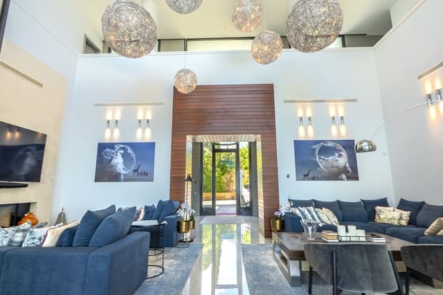 12 sypialnia Willa na sprzedaż w Los Arqueros - Puerto del Almendro, Benahavís z basenem garażem - 12 500 000 € (Ref: 9850774)