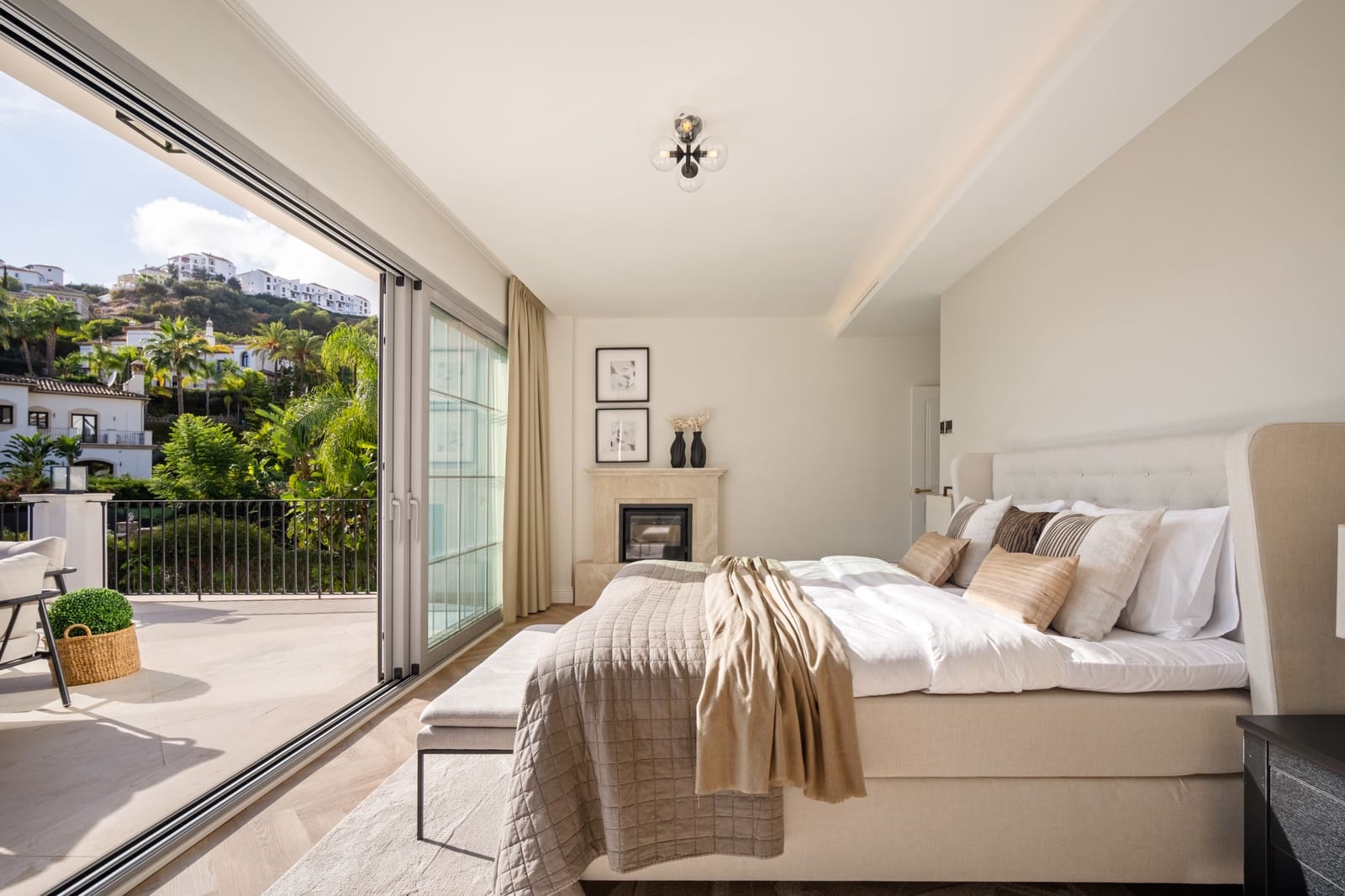 4 bedroom Villa for sale in Los Arqueros with pool garage - € 3,895,000 (Ref: 9861386)