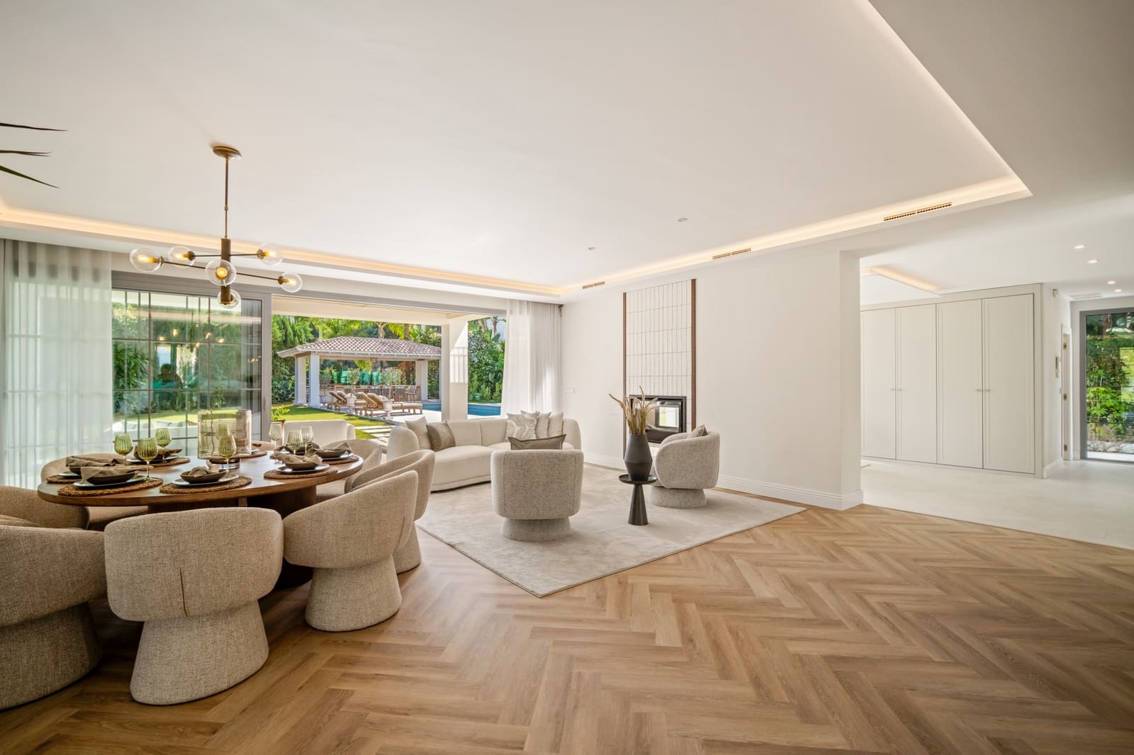 4 bedroom Villa for sale in Los Arqueros with pool garage - € 3,895,000 (Ref: 9861386)
