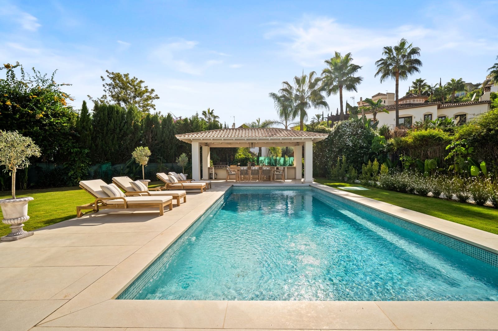 4 bedroom Villa for sale in Los Arqueros with pool garage - € 3,895,000 (Ref: 9861386)