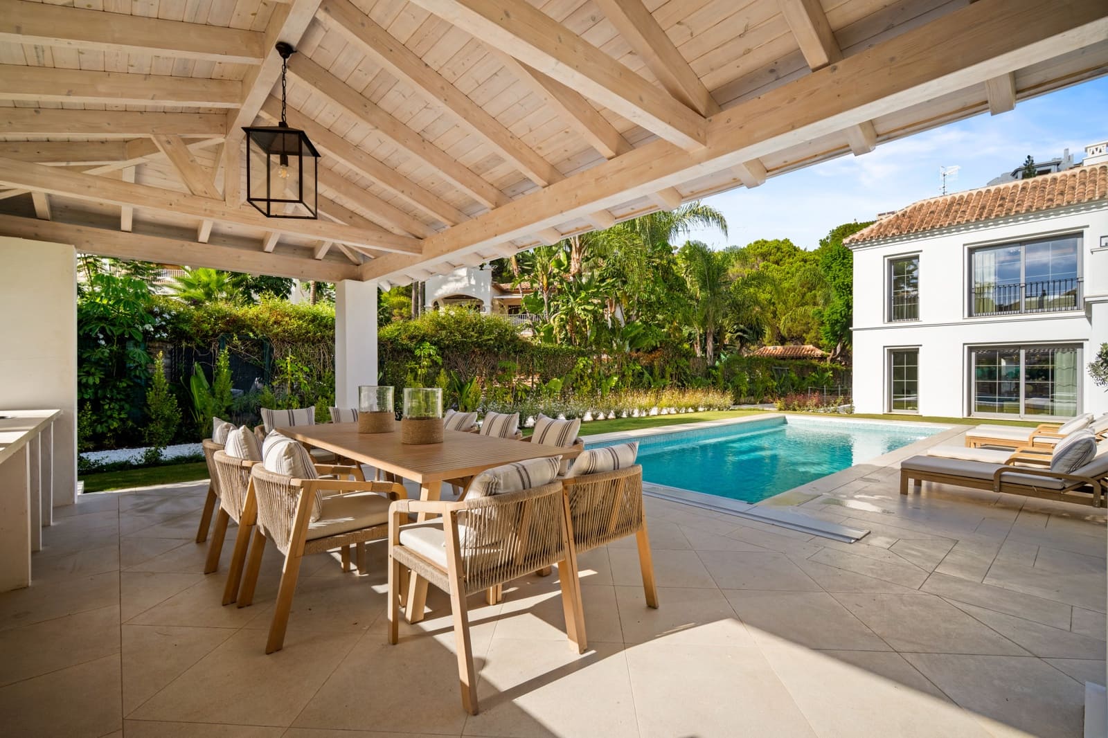 4 bedroom Villa for sale in Los Arqueros with pool garage - € 3,895,000 (Ref: 9861386)
