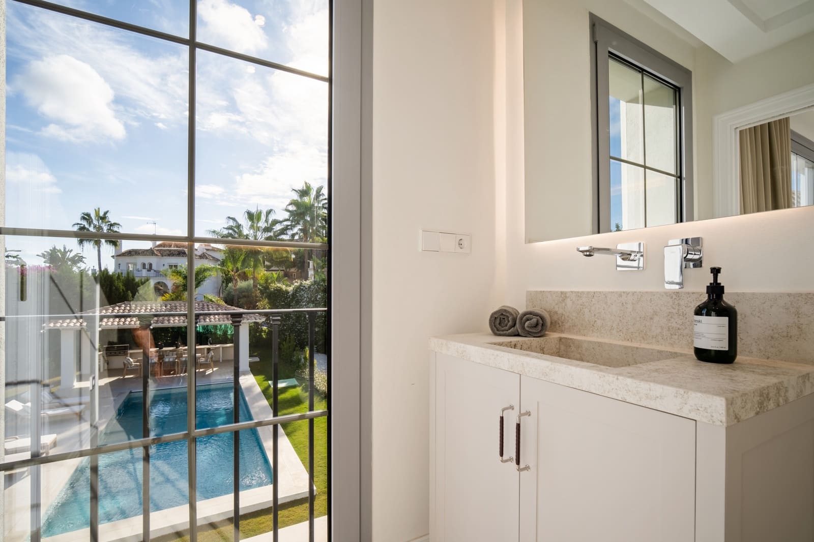 4 bedroom Villa for sale in Los Arqueros with pool garage - € 3,895,000 (Ref: 9861386)
