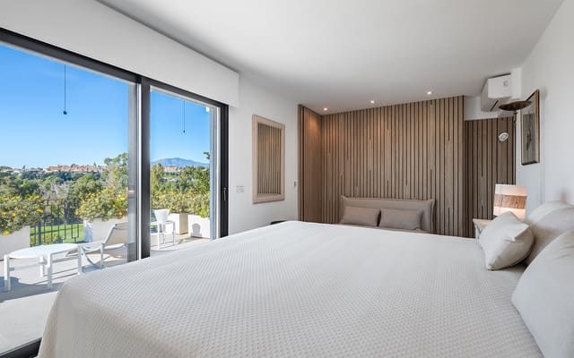 4 quarto Moradia para venda em Guadalmina Alta, Marbella com piscina garagem - 2 395 000 € (Ref: 9866326)