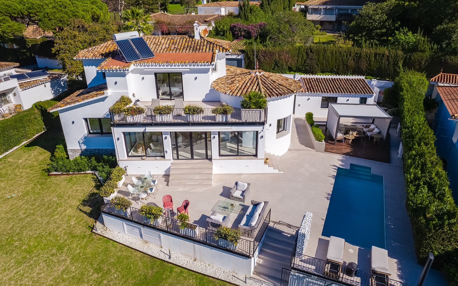 4 quarto Moradia para venda em Guadalmina com piscina garagem - 2 395 000 € (Ref: 9866326)