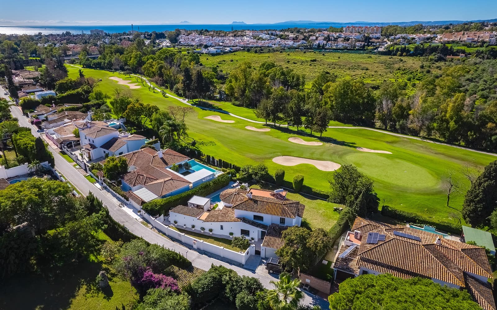 4 quarto Moradia para venda em Guadalmina com piscina garagem - 2 395 000 € (Ref: 9866326)
