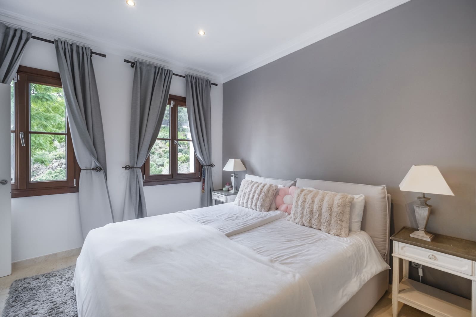 6 bedroom Villa for sale in El Madronal with pool garage - € 3,499,000 (Ref: 9866327)