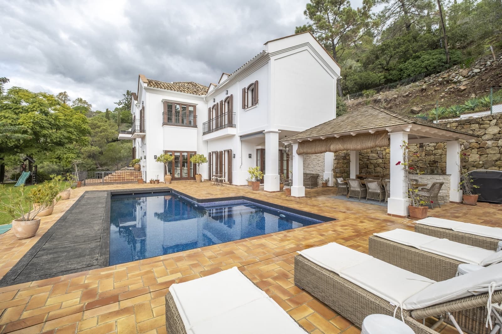 6 bedroom Villa for sale in El Madronal with pool garage - € 3,499,000 (Ref: 9866327)