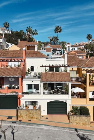 4 soverom Hus til salgs i Los Naranjos, Marbella med svømmebasseng garasje - € 1 195 000 (Ref: 9866328)