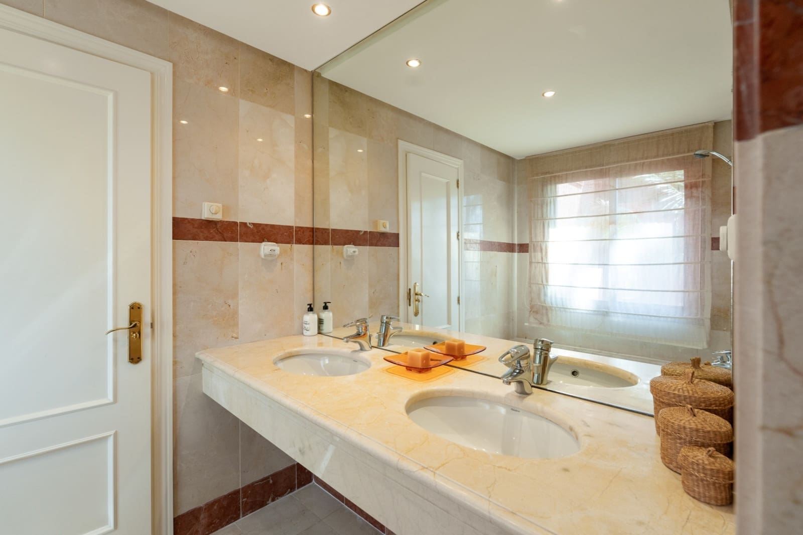3 bedroom Penthouse for sale in Guadalmansa with pool garage - € 1,499,000 (Ref: 9866329)