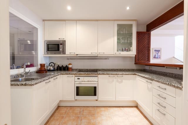 3 sovrum Takvåning till salu i Resinera-Voladilla, Estepona med pool garage - 1 499 000 € (Ref: 9866329)