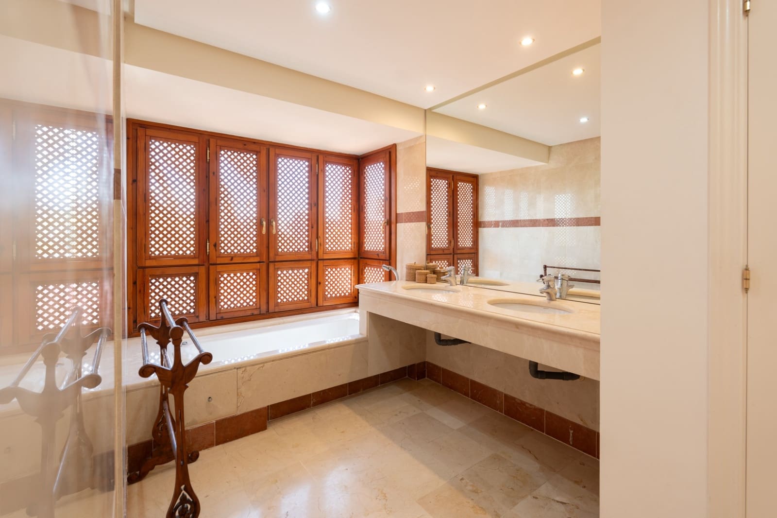 3 bedroom Penthouse for sale in Guadalmansa with pool garage - € 1,499,000 (Ref: 9866329)