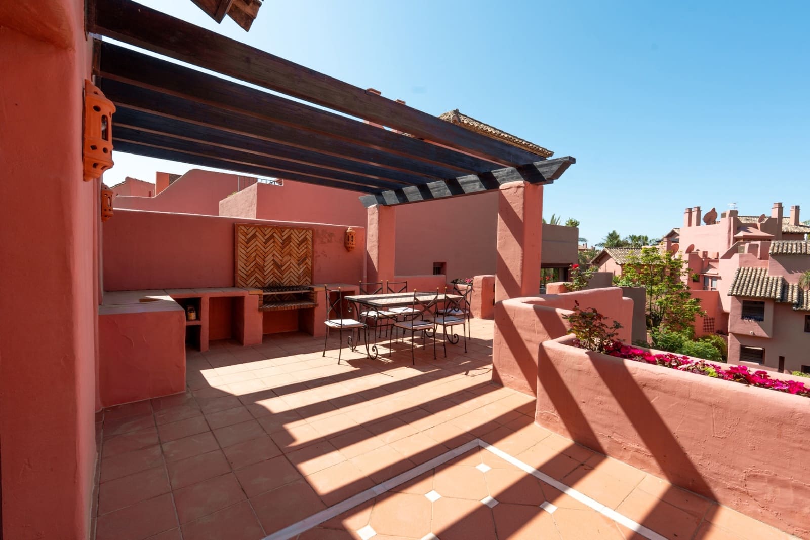 3 bedroom Penthouse for sale in Guadalmansa with pool garage - € 1,499,000 (Ref: 9866329)