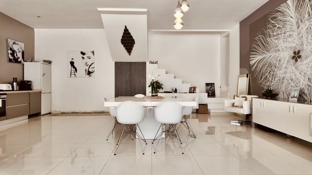 4 chambre Villa/Maison à vendre à Nueva Andalucía Centro, Marbella avec piscine garage - 1 495 000 € (Ref: 9875542)