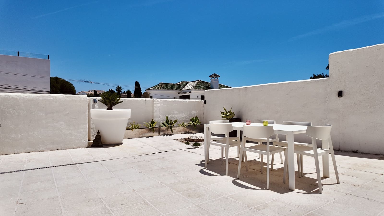 4 chambre Villa/Maison à vendre à Nueva Andalucia avec piscine garage - 1 495 000 € (Ref: 9875542)