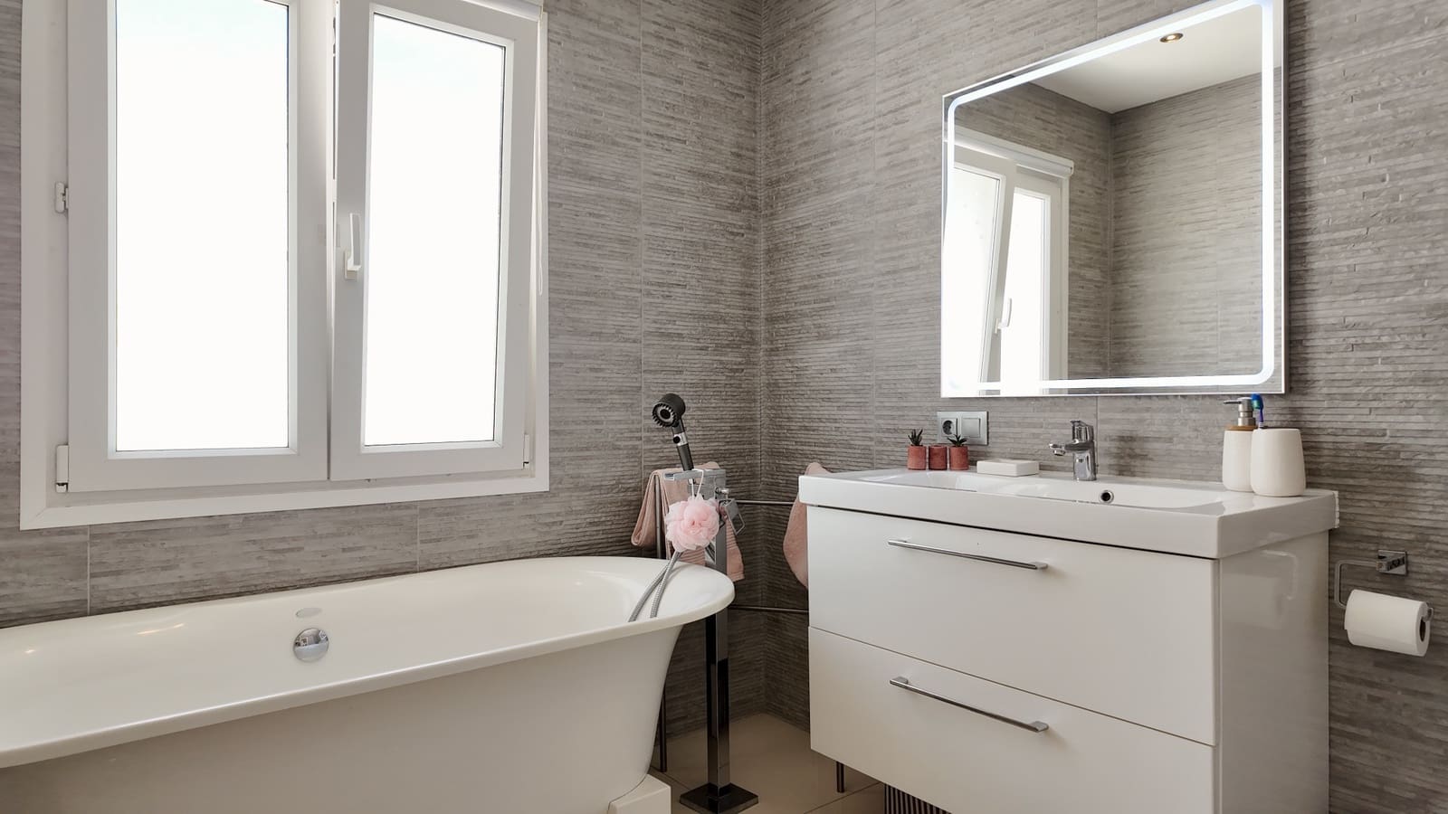 4 chambre Villa/Maison à vendre à Nueva Andalucia avec piscine garage - 1 495 000 € (Ref: 9875542)