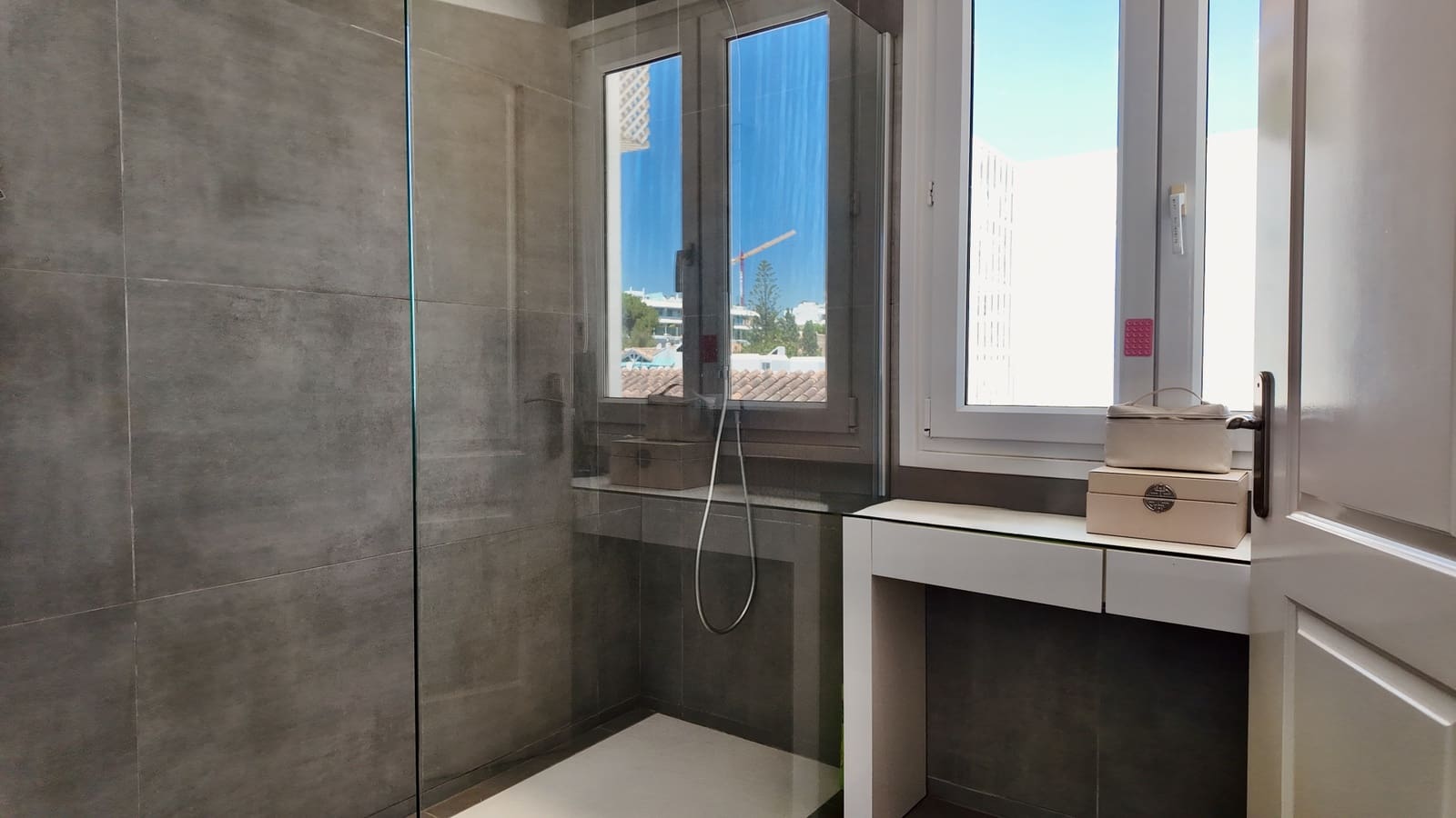 4 chambre Villa/Maison à vendre à Nueva Andalucia avec piscine garage - 1 495 000 € (Ref: 9875542)