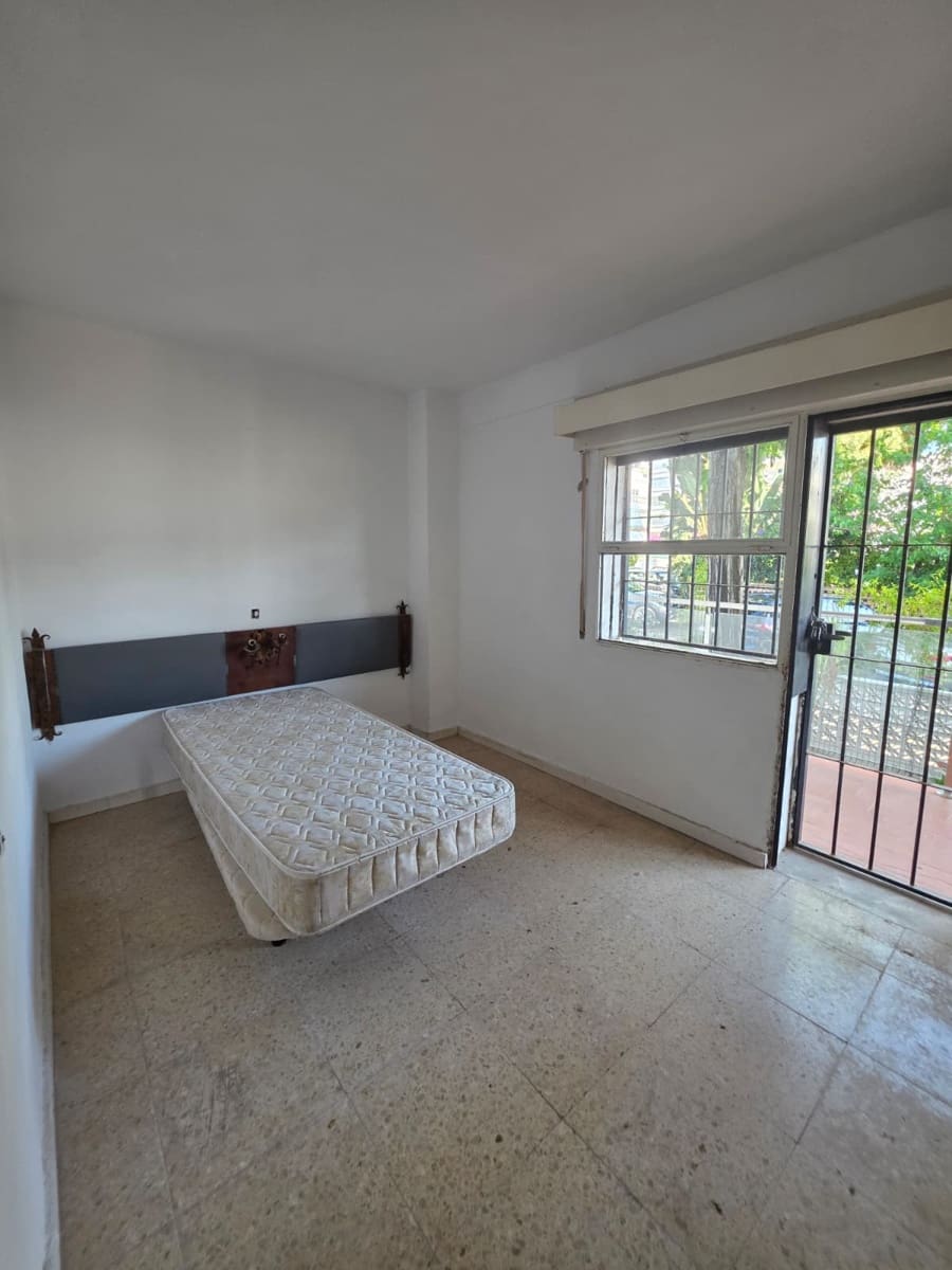2 bedroom Apartment for sale in Marbella with pool - € 320,000 (Ref: 9875543)