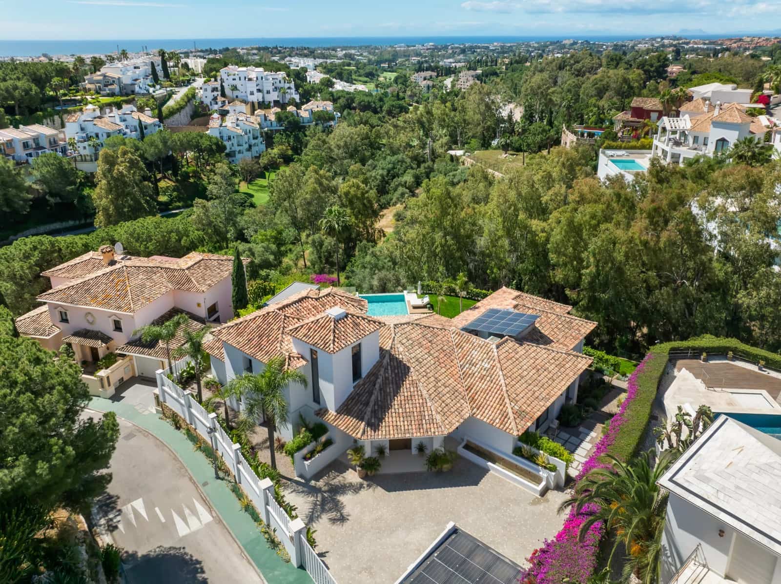 6 slaapkamer Villa te koop in Benahavis met zwembad garage - € 7.470.000 (Ref: 9891697)