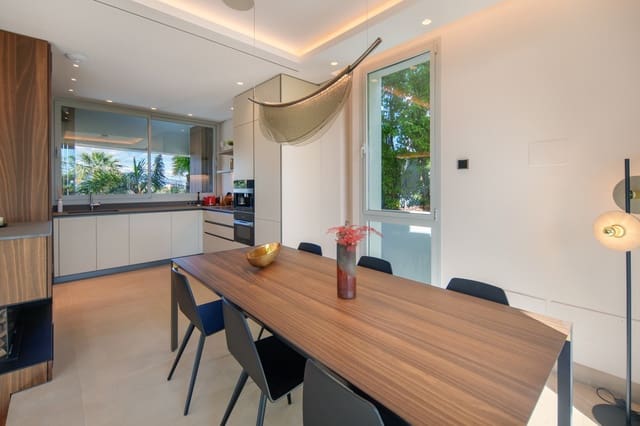 4 slaapkamer Villa te koop in Nueva Andalucía Centro, Marbella met zwembad garage - € 2.775.000 (Ref: 9891698)