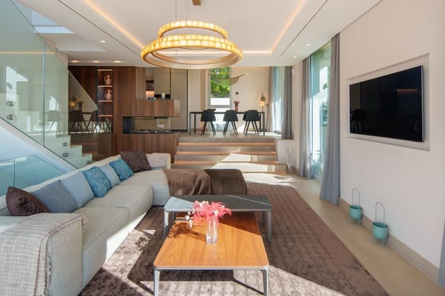 4 slaapkamer Villa te koop in Nueva Andalucía Centro, Marbella met zwembad garage - € 2.775.000 (Ref: 9891698)