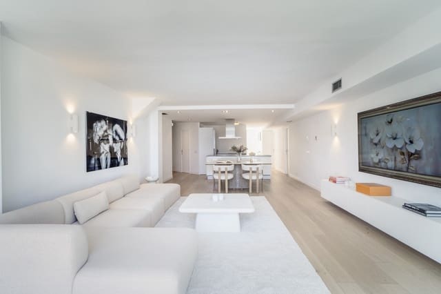 2 slaapkamer Appartement te koop in Puerto Banus, Marbella - € 699.000 (Ref: 9893586)
