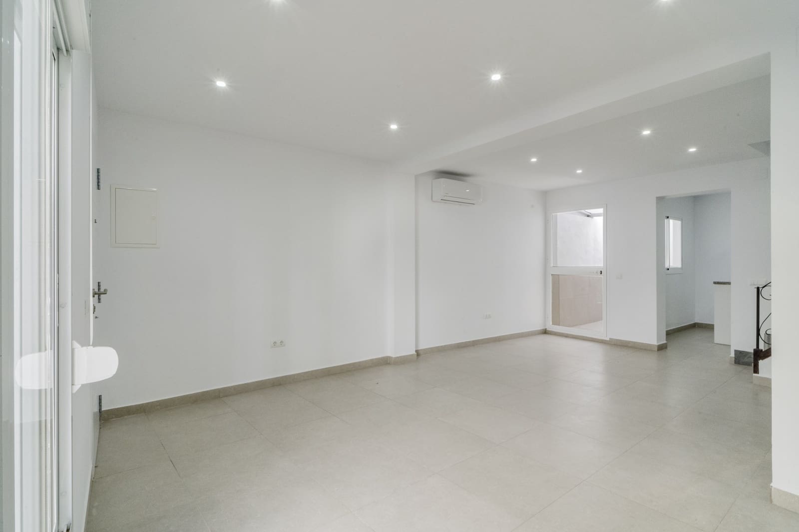2 soverom Hus til salgs i Coin - € 239 000 (Ref: 9893588)