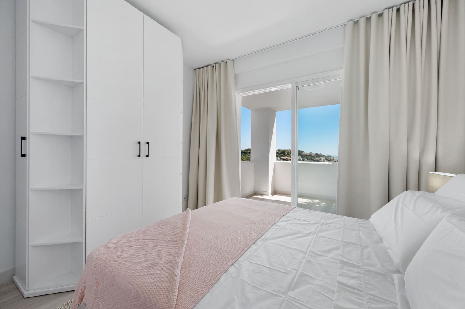 3 slaapkamer Appartement te koop in Benahavis met zwembad garage - € 765.000 (Ref: 9906710)