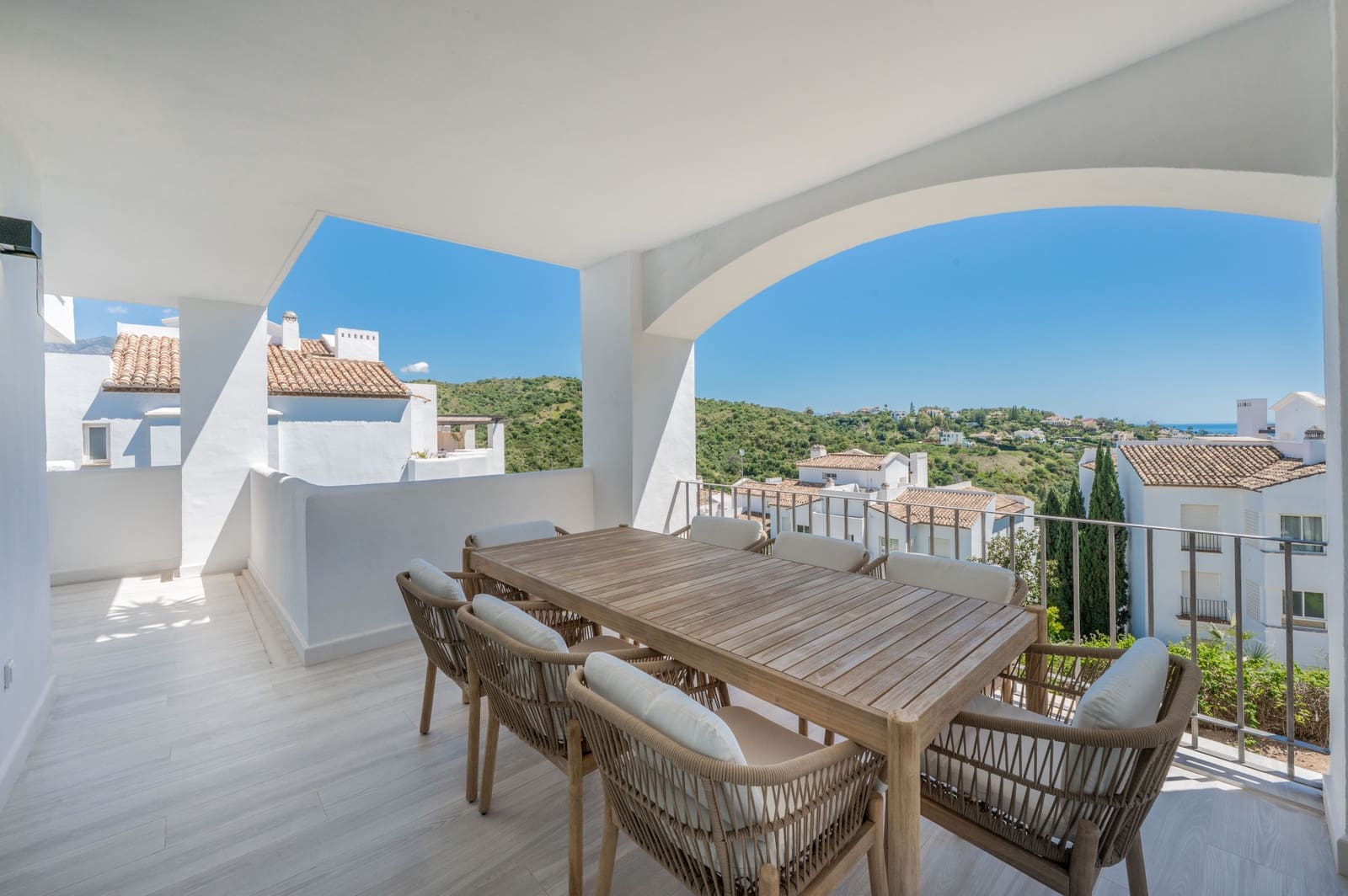 3 slaapkamer Appartement te koop in Benahavis met zwembad garage - € 765.000 (Ref: 9906710)