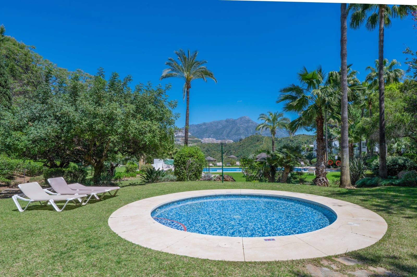 3 slaapkamer Appartement te koop in Benahavis met zwembad garage - € 765.000 (Ref: 9906710)