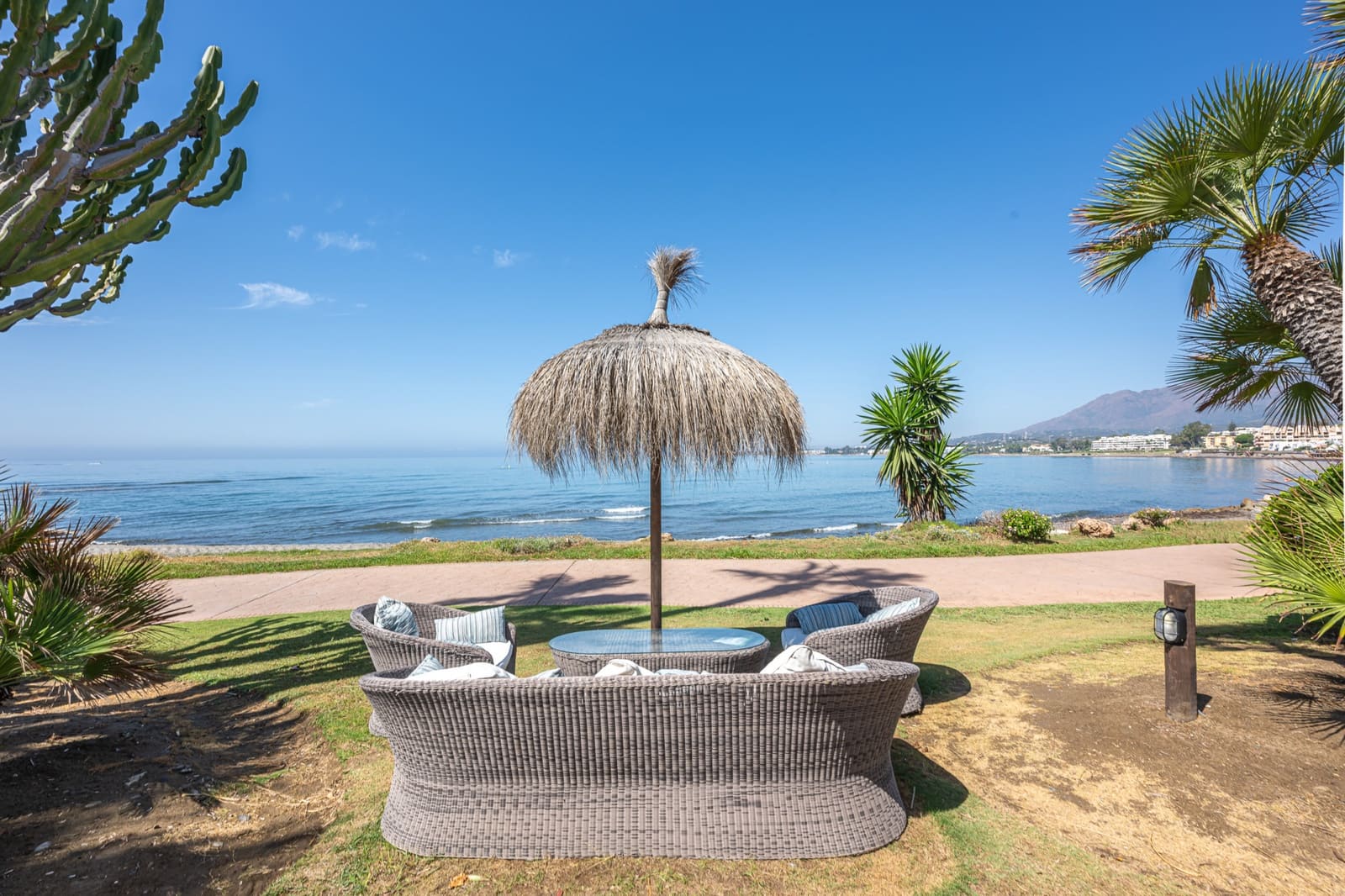 3 Zimmer Penthouse zu verkaufen in Estepona mit Pool Garage - 4.995.000 € (Ref: 9909850)