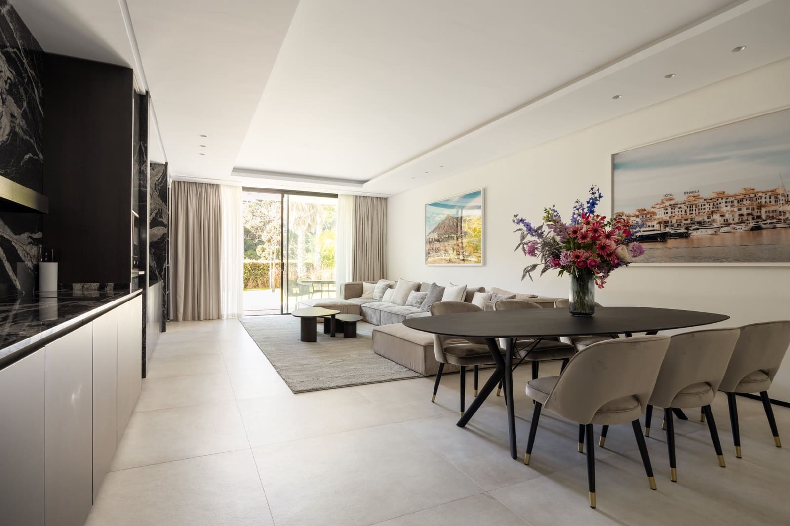 7 soverom Villa til salgs i El Madronal med svømmebasseng garasje - € 11 500 000 (Ref: 9909851)