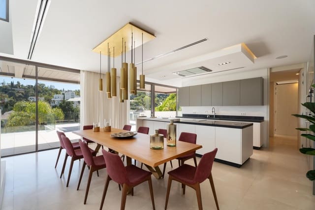 5 bedroom Villa for sale in La Quinta, Benahavís with pool garage - € 4,950,000 (Ref: 9915097)