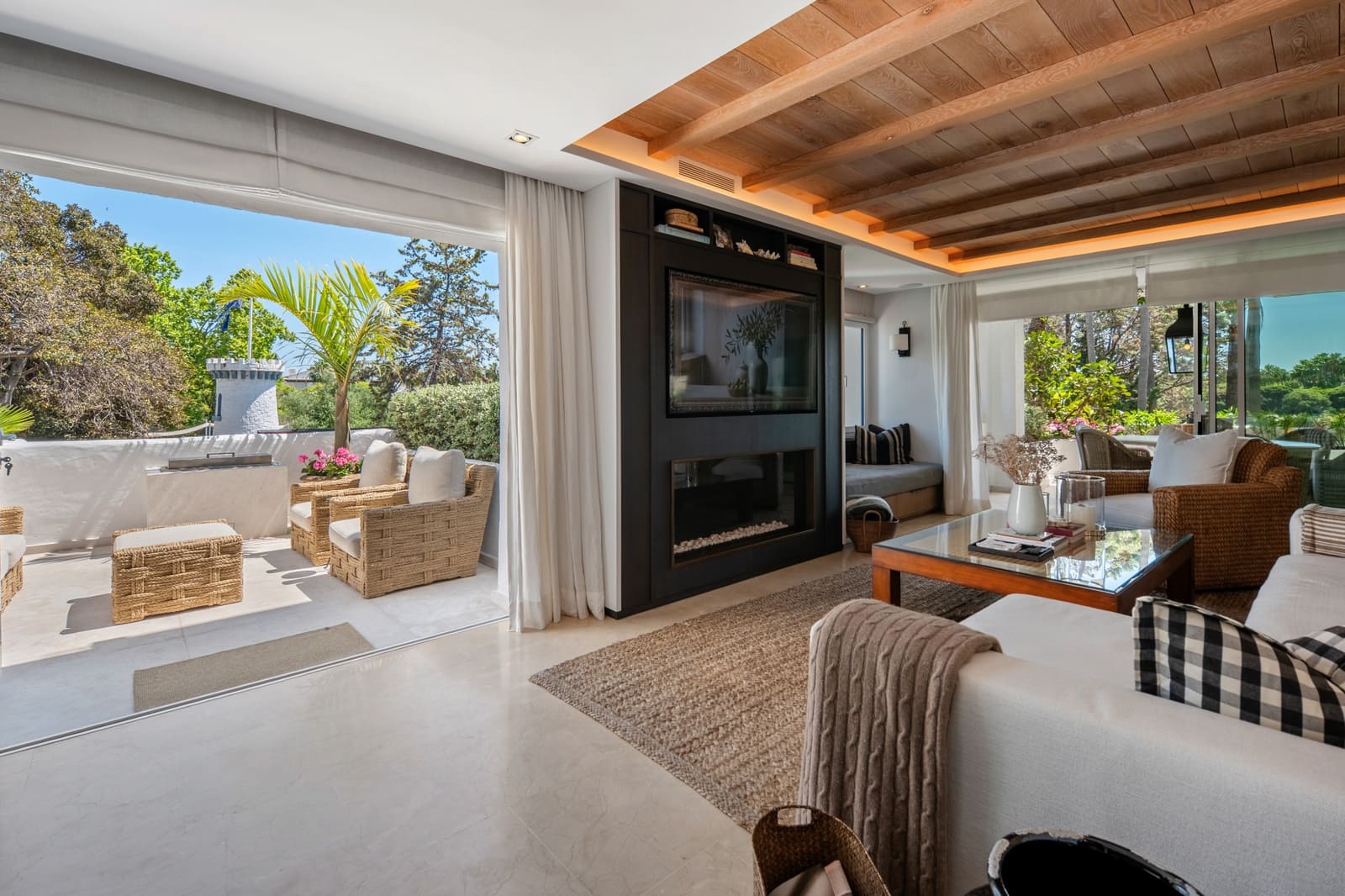 1 soverom Leilighet til salgs i Marbella med svømmebasseng garasje - € 3 500 000 (Ref: 9928624)