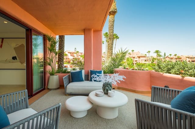 3 sypialnia Apartament na sprzedaż w Guadalmansa, Estepona z basenem garażem - 2 395 000 € (Ref: 9932665)