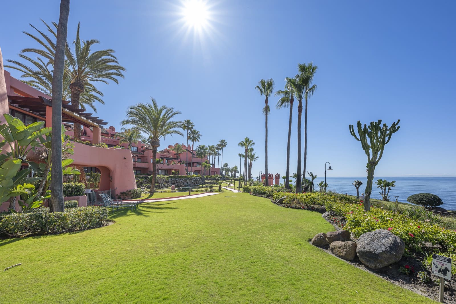 3 sypialnia Apartament na sprzedaż w Estepona z basenem garażem - 2 395 000 € (Ref: 9932665)