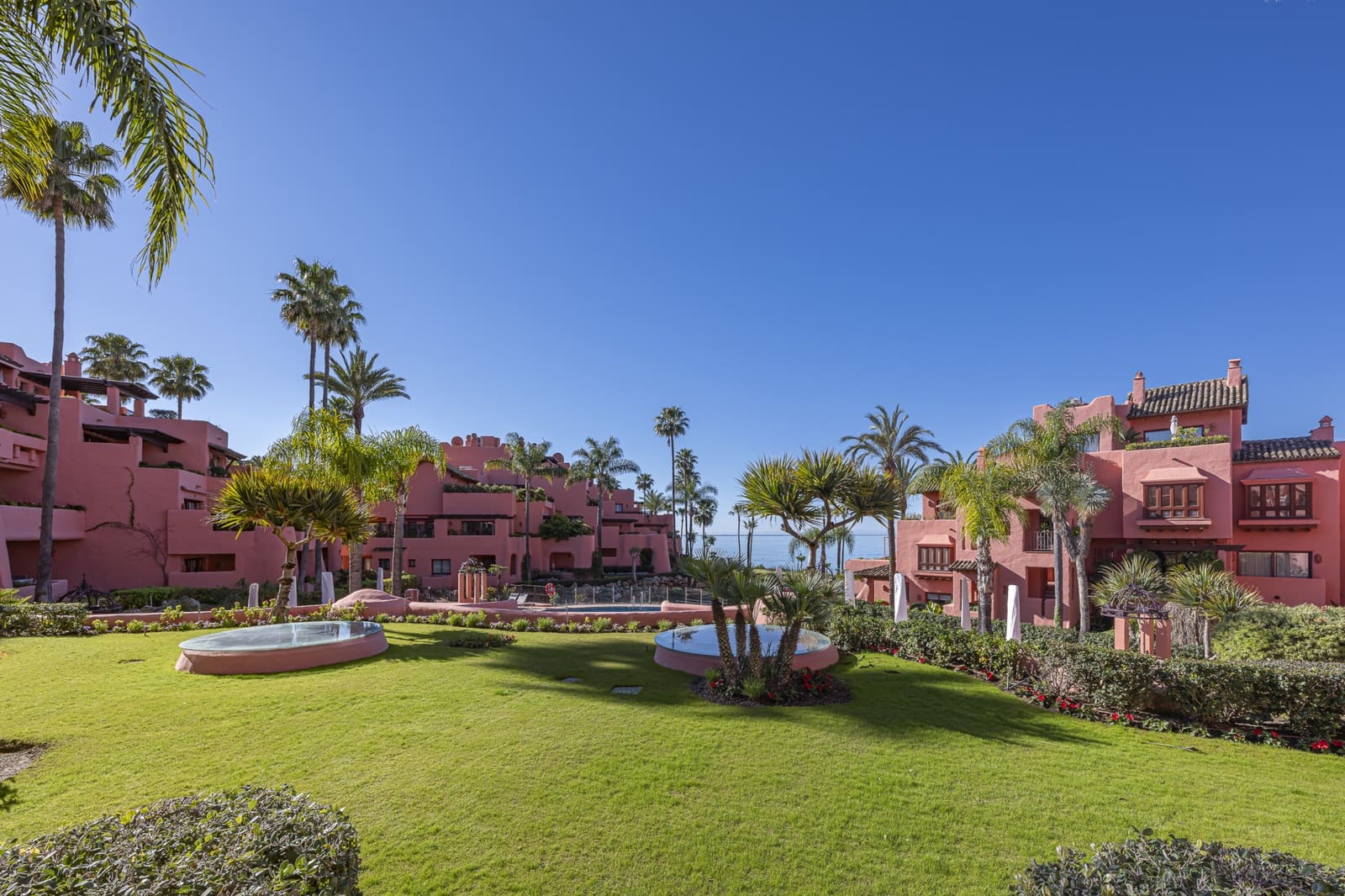 3 sypialnia Apartament na sprzedaż w Estepona z basenem garażem - 2 395 000 € (Ref: 9932665)
