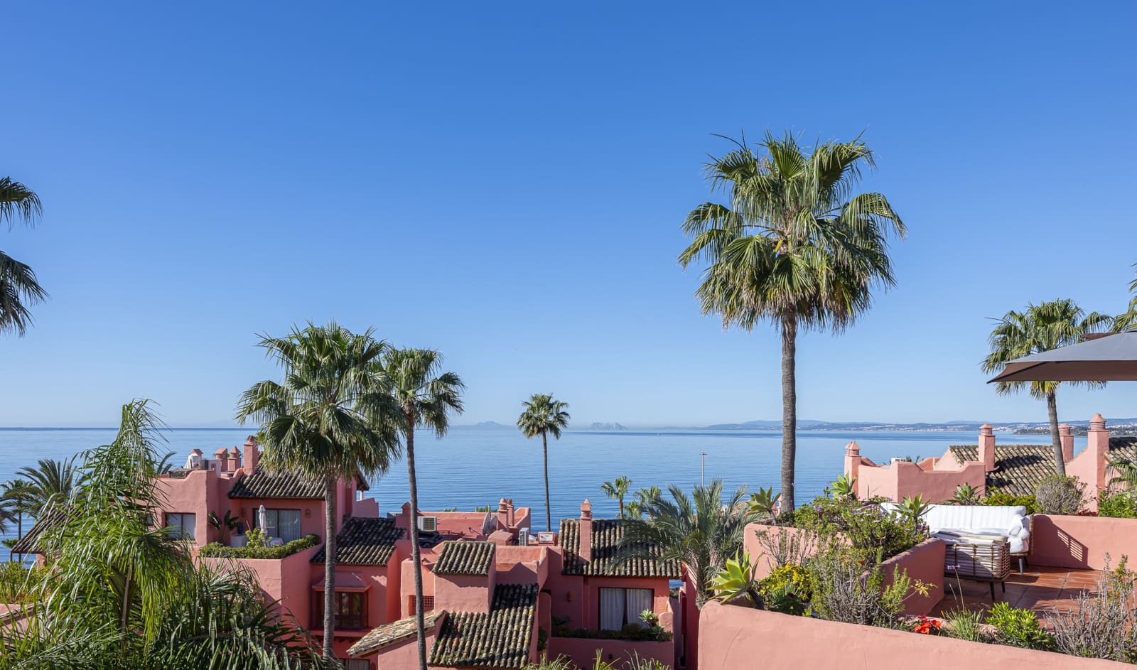 3 sypialnia Apartament na sprzedaż w Estepona z basenem garażem - 2 395 000 € (Ref: 9932665)