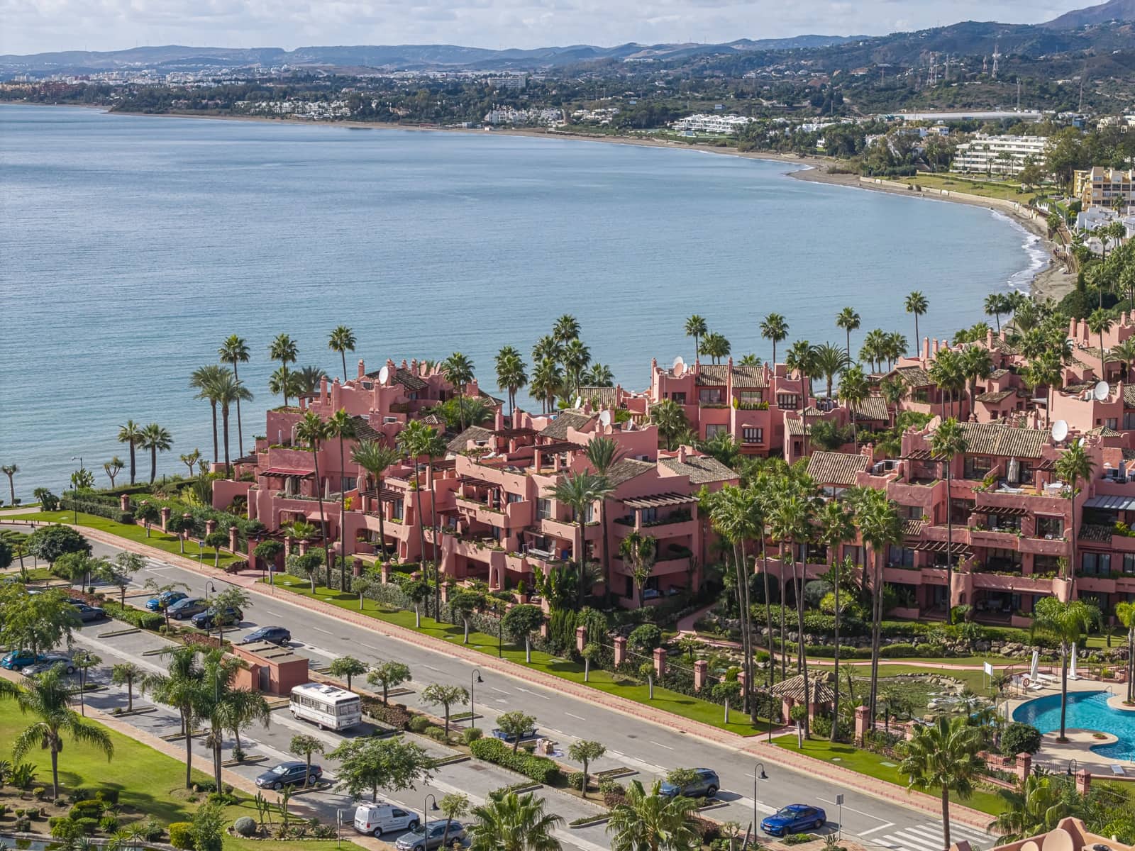 3 sypialnia Apartament na sprzedaż w Estepona z basenem garażem - 2 395 000 € (Ref: 9932665)