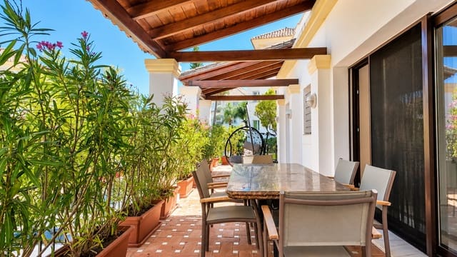 3 Zimmer Bungalow zu verkaufen in Lomas De Marbella, Marbella mit Pool Garage - 3.495.000 € (Ref: 9941633)