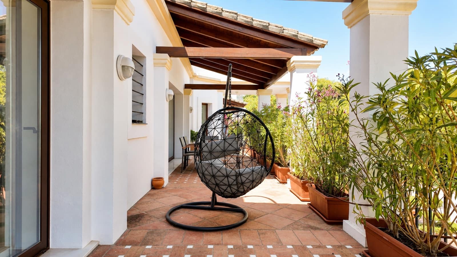 3 bedroom Bungalow for sale in Marbella with pool garage - € 3,495,000 (Ref: 9941633)