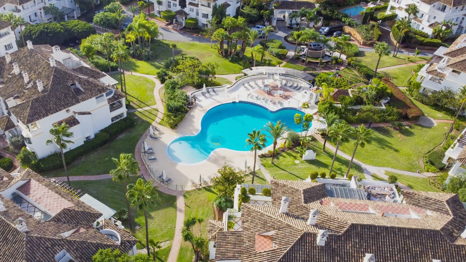 3 bedroom Bungalow for sale in Marbella with pool garage - € 3,495,000 (Ref: 9941633)
